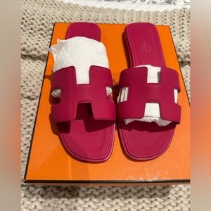 AUTH Hermes Oran Sandal Dark Pink Sz 38